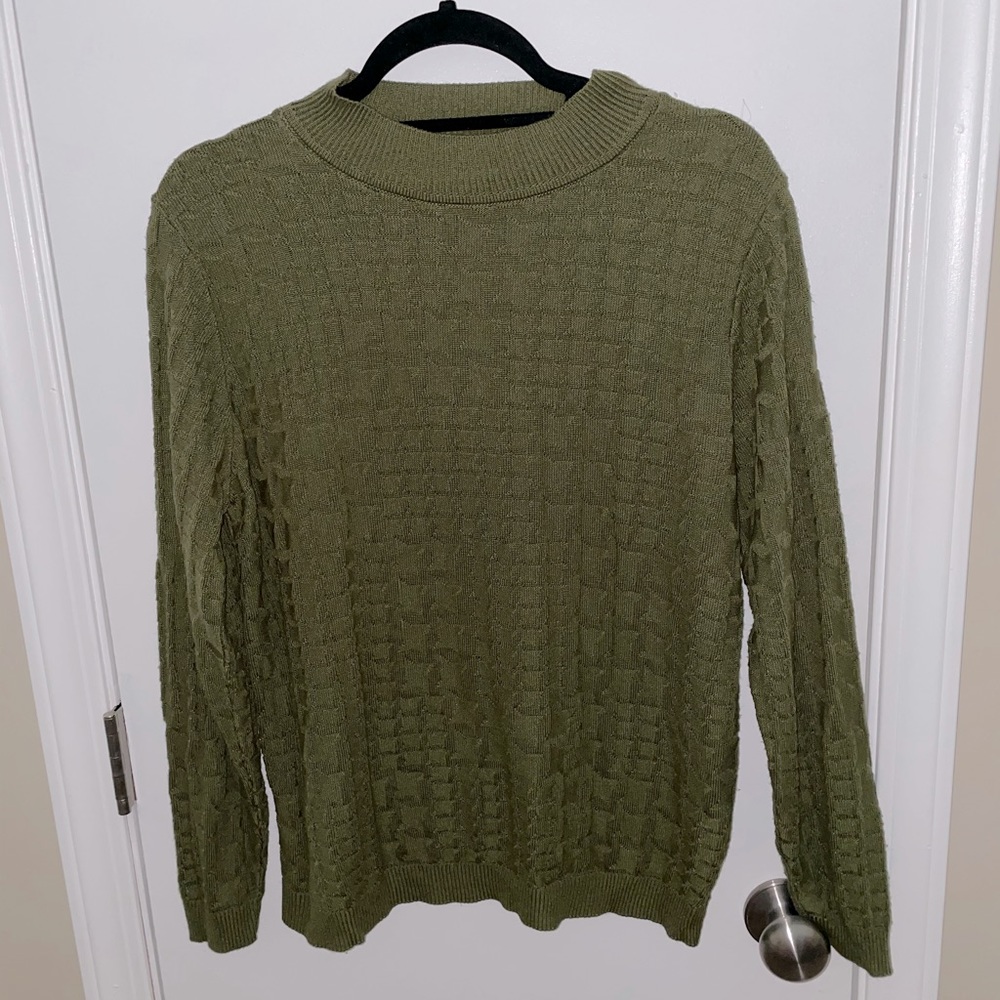 Lightweight crew sweater